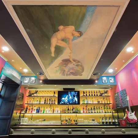 Alessandro Palace & Bar *