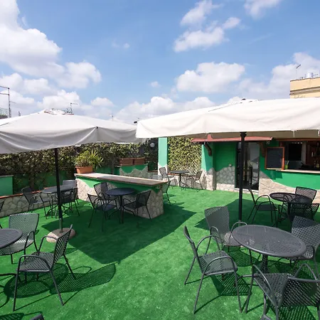 Alessandro Palace & Bar 旅馆
