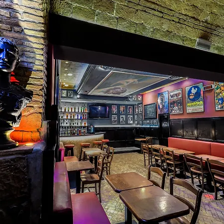 Alessandro Palace & Bar *
