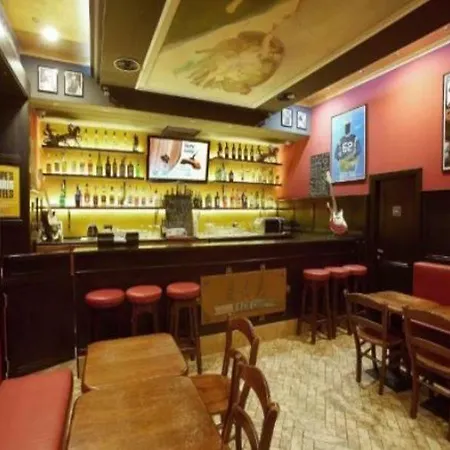 Albergue Alessandro Palace & Bar *