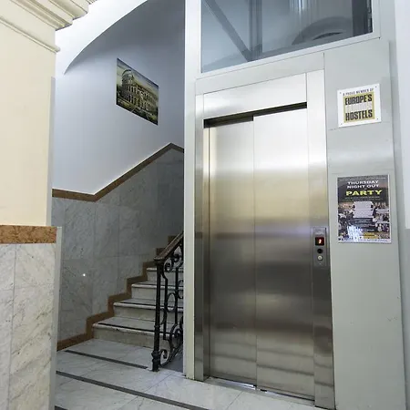 Albergue Alessandro Palace & Bar *