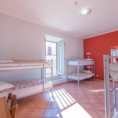 Albergue Alessandro Palace & Bar *