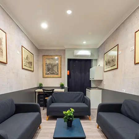 Hostel Alessandro Palace & Bar *