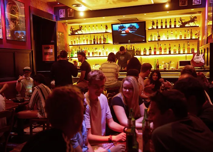 旅馆 Alessandro Palace & Bar