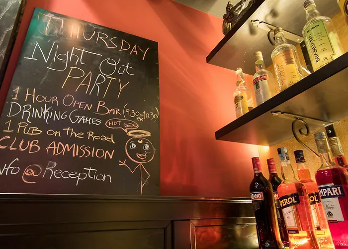 旅馆 Alessandro Palace & Bar *