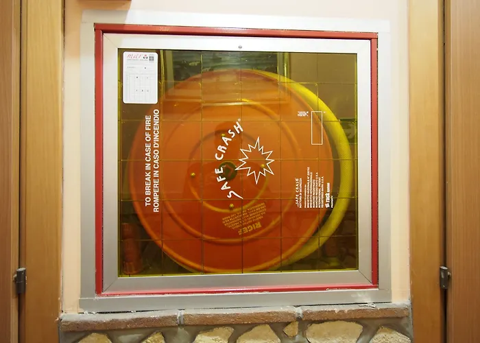 Alessandro Palace & Bar *