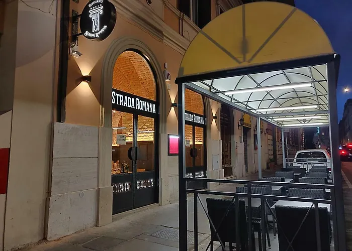 旅馆 Alessandro Palace & Bar