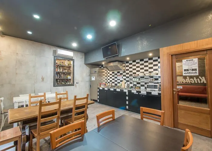 Alessandro Palace & Bar *