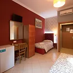 Hostal Alessandro Palace & Bar *
