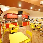 Alessandro Palace & Bar