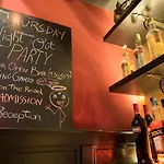 Hostal Alessandro Palace & Bar *