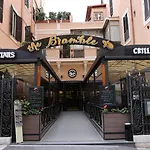 Hostal Alessandro Palace & Bar *