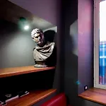 Alessandro Palace & Bar Hostal