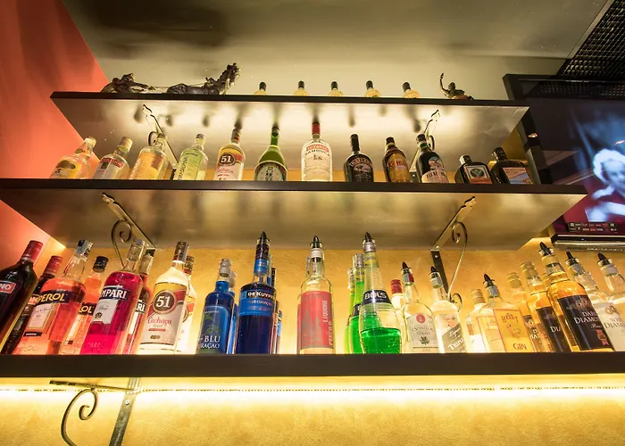 Alessandro Palace & Bar Albergue *