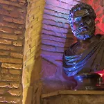 Alessandro Palace & Bar *