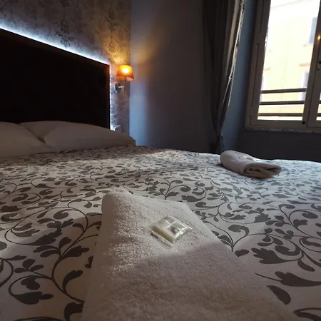 Alessandro Palace & Bar Hostel