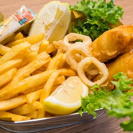 אכסניה Alessandro Palace & Bar *
