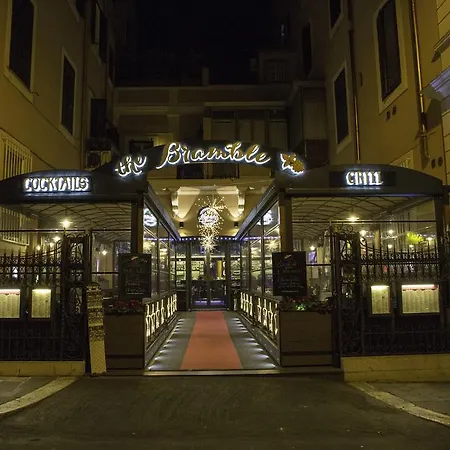 Alessandro Palace & Bar *