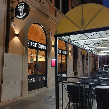 אכסניה Alessandro Palace & Bar